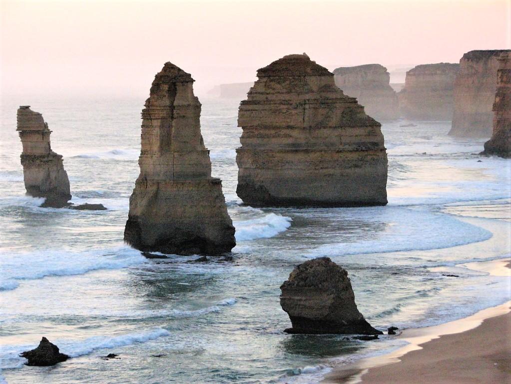 Dwunastu Apostołów zachód słońca zbliżenie na skały Great Ocean Road Australia