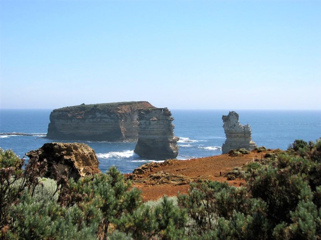 formacje skalne ostańce w oceanie Bay of Islands Great Ocean Road Australia