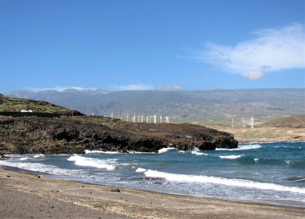 okolice Poris de Abona zaśmiecona plaża Teneryfa