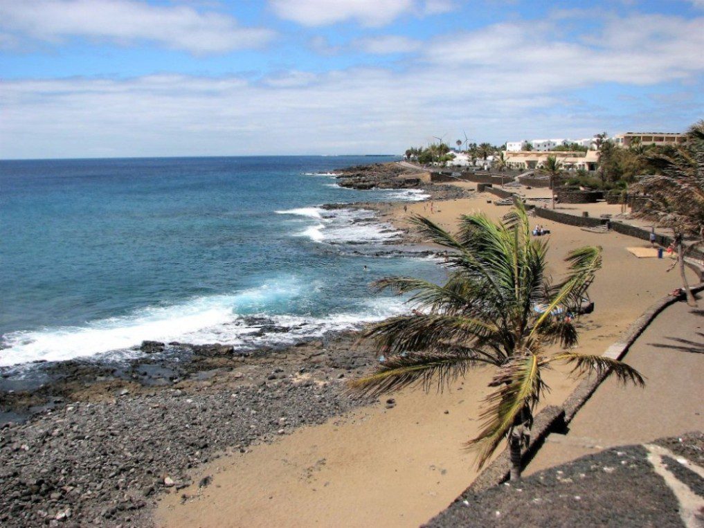 plaża między Costa Teguise a Arrecife Lanzarote