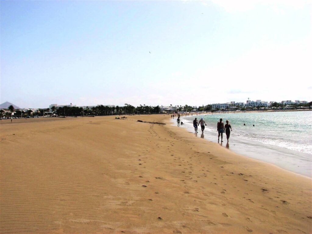 plaża w Puerto del Carmen Lanzarote