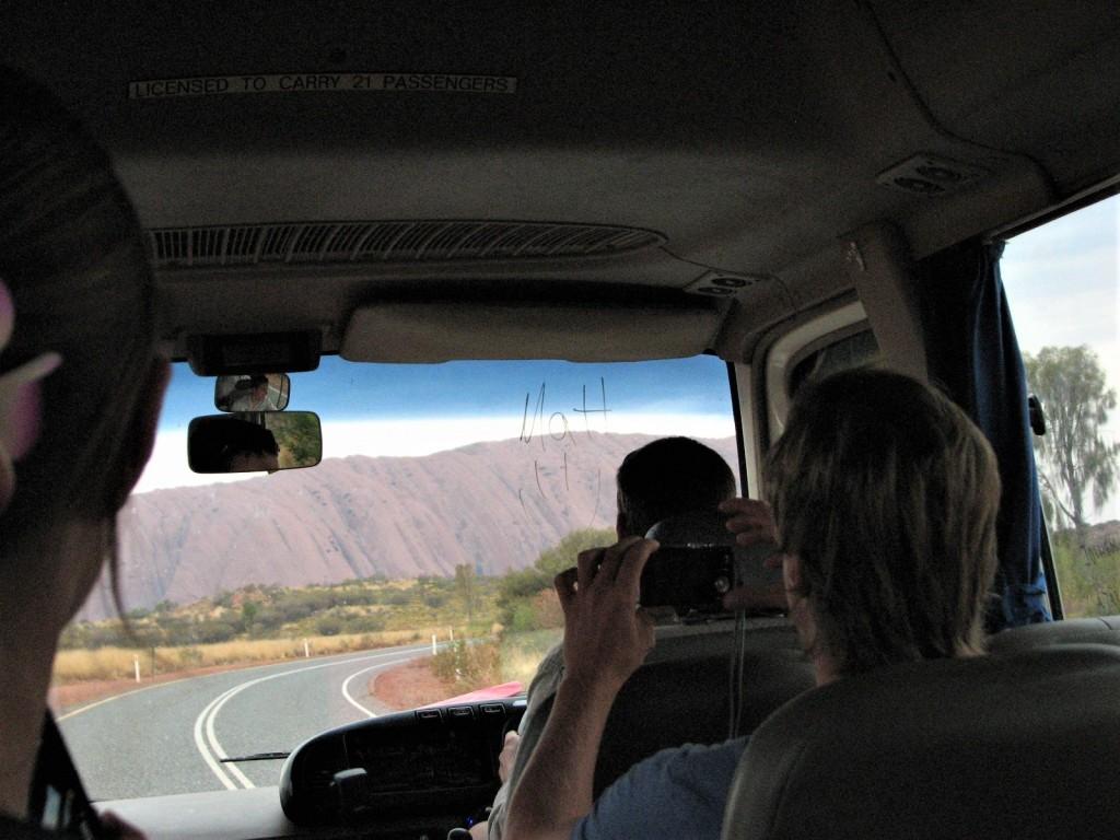 podróż busem do Uluru