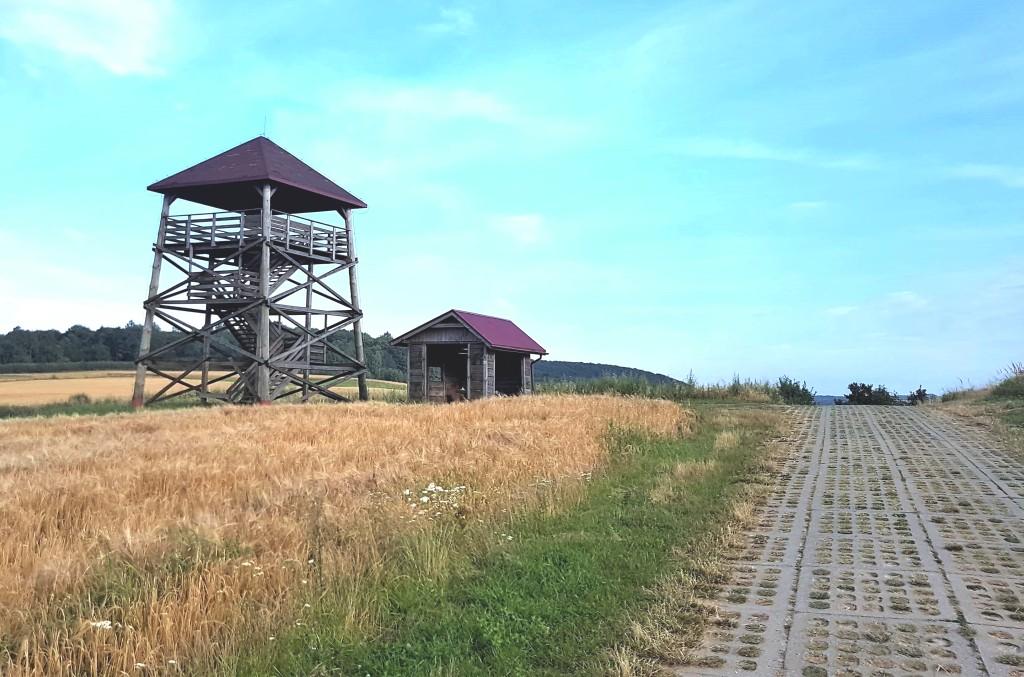 wieża widokowa i wiatka na drodze do Radecznicy Roztocze