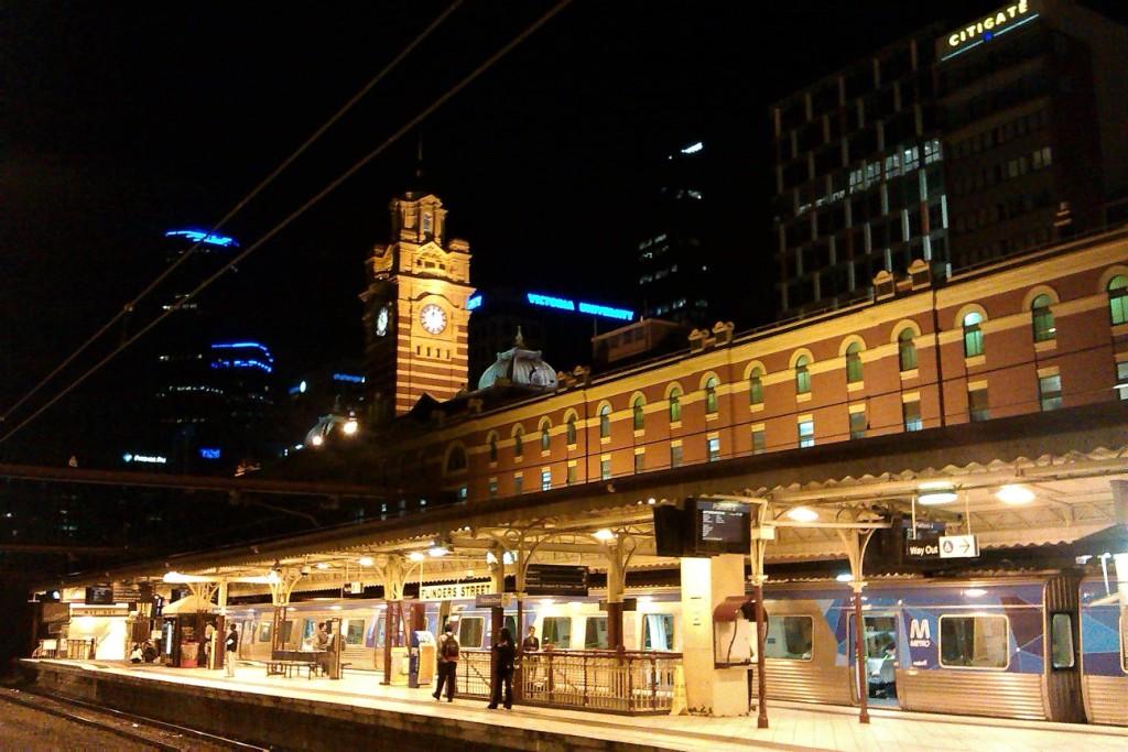 Flinders Street Station w nocy
