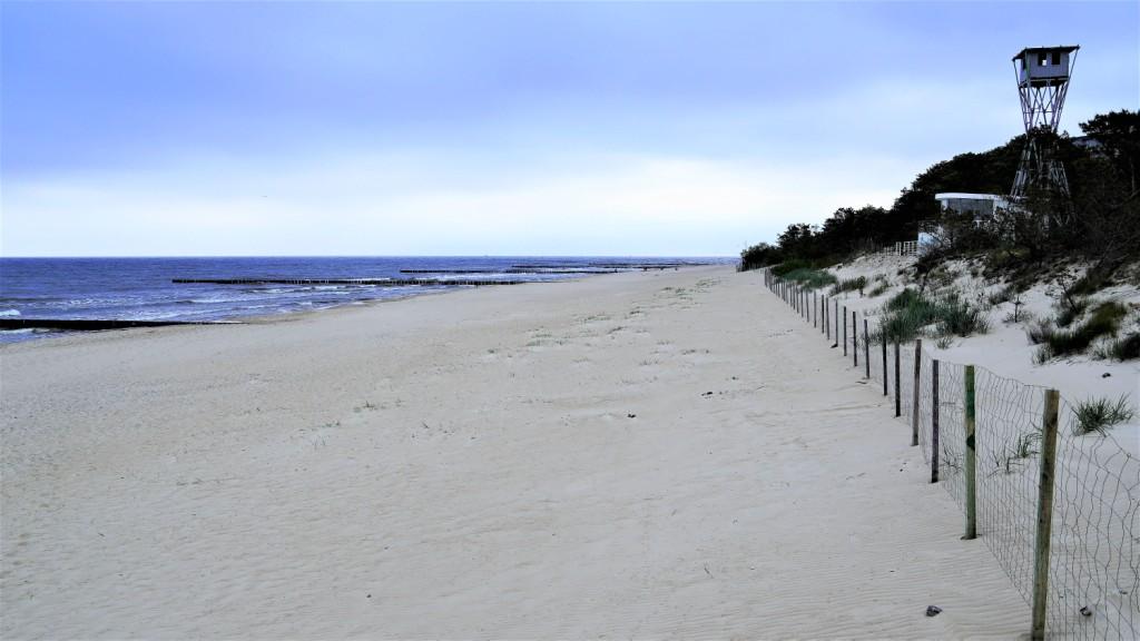 Plaża w Dziwnówku - widok na wschód