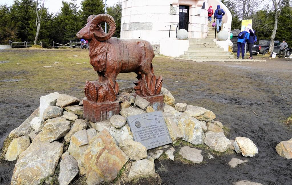 pomnik muflona na Wielkiej Sowie