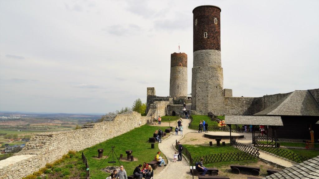 Widok na wieże Zamek w Chęcinach