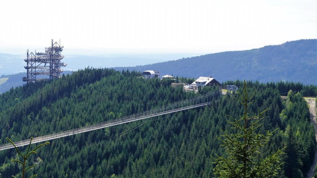 Platforma widokowa i wiszący most w Dolni Morava w Czechach